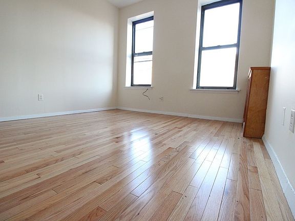 4th image of 844 Amsterdam Ave APT 5