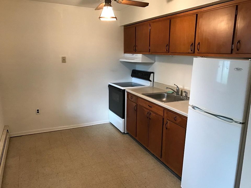 2nd image of 73 Sweinhart Rd APT C3