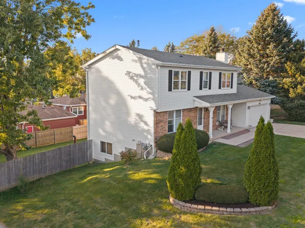 1769 Patricia Ave, Saint Charles, IL 60174