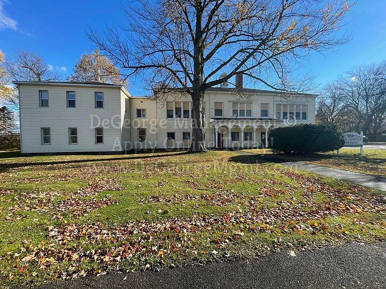 Lake Country Gardens - Apartments for Rent in Waterport NY — Photo 11