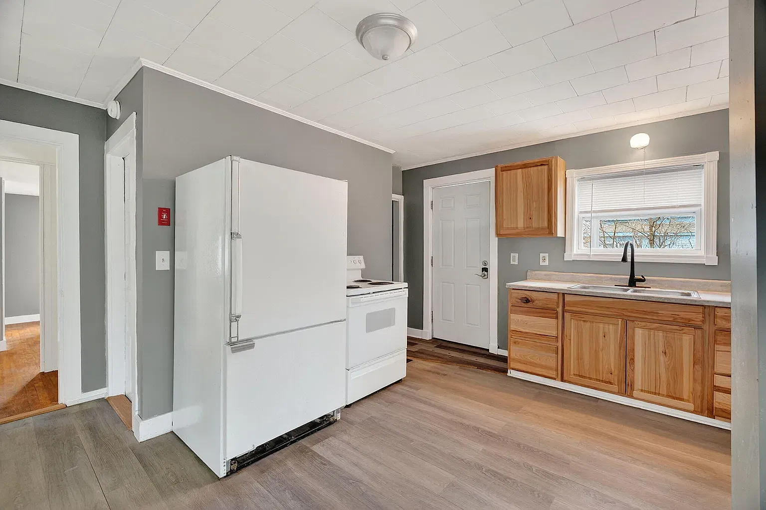 2 bed, 800 sqft, $1,650 — Photo 2