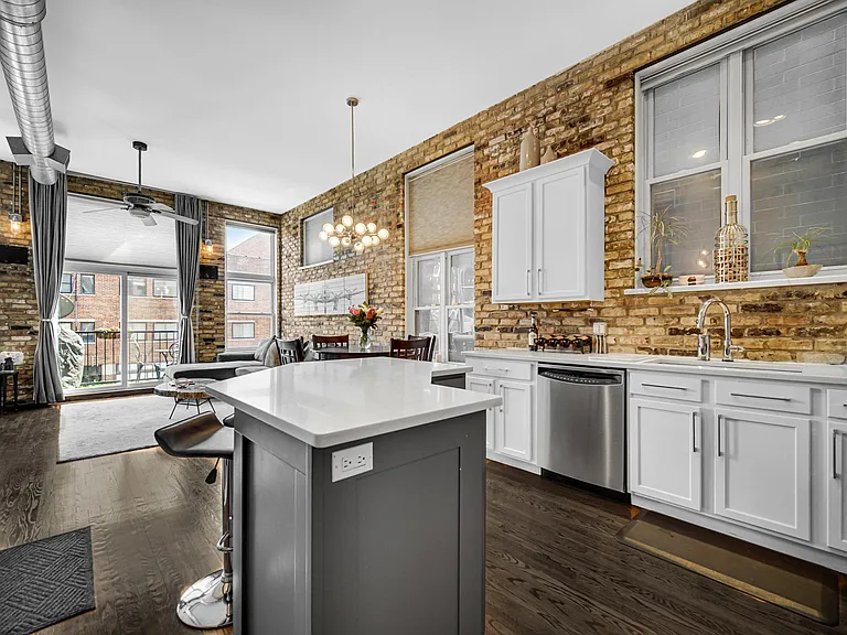 1454 W Fullerton Ave #2 — Photo 9