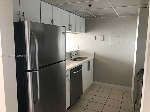 7601 E Treasure Dr APT 2114, North Bay Village, FL 33141