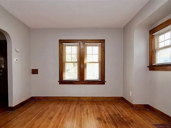 4th image of 4452 Belmar Ave #2
