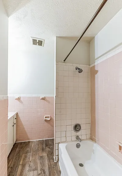 Bellevue Gardens Apartments — Photo 4
