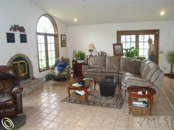 Eason Vacant, Howell, MI 48855