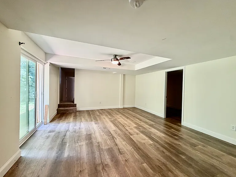 109 James Dr — Photo 21