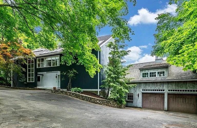 58 Wells Hill Rd — Photo 2