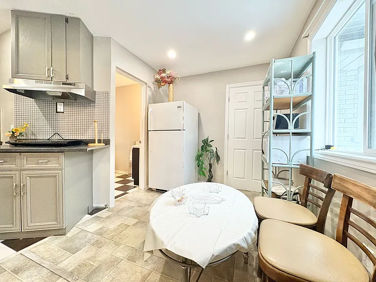 265 Glenridge Dr #4 — Photo 4