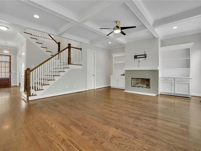 3245 Lynwood Dr — Photo 10