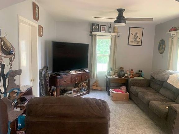5th image of 126 N Park St
