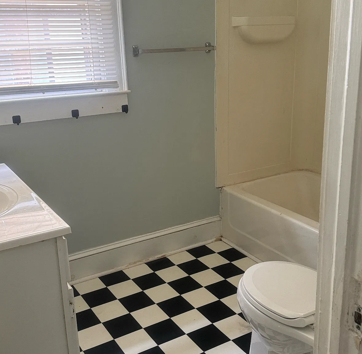 719 S Cedar St — Photo 3
