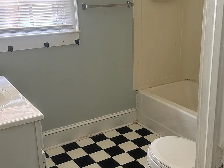 719 S Cedar St — Photo 3