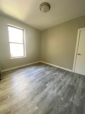 Rented by City Prime Commercial Realty  | media 10