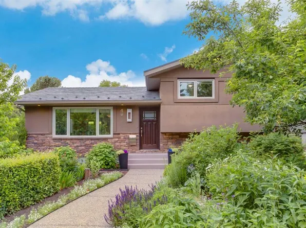4903 W Carney Rd NW, Calgary, AB T2L 1E6
