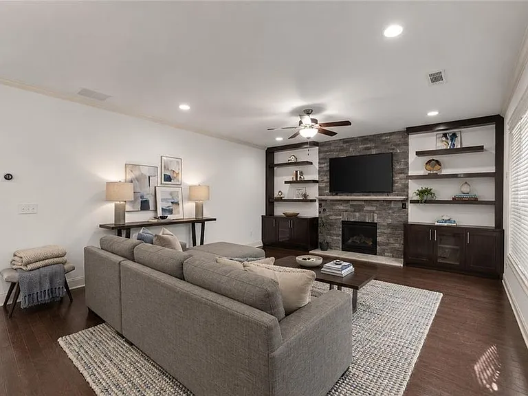 2770 Prado Ln — Photo 12