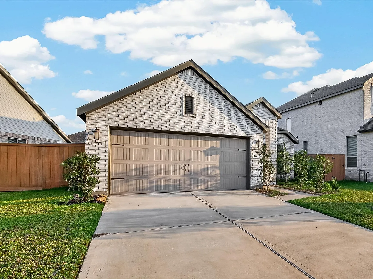 3 bed, 2.0 bath, 1650 sqft, $2,195 — Photo 2