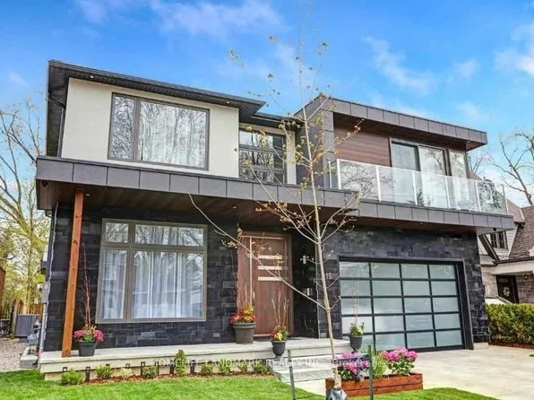 15 Wenonah Dr, Mississauga, ON L5G 3V9