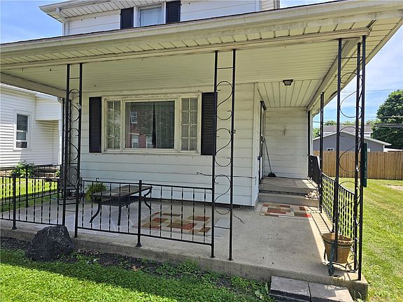 3rd image of 142 N Main St