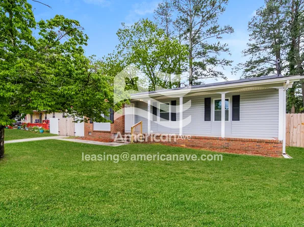 670 Stoneykirk Dr, Fayetteville, NC 28314