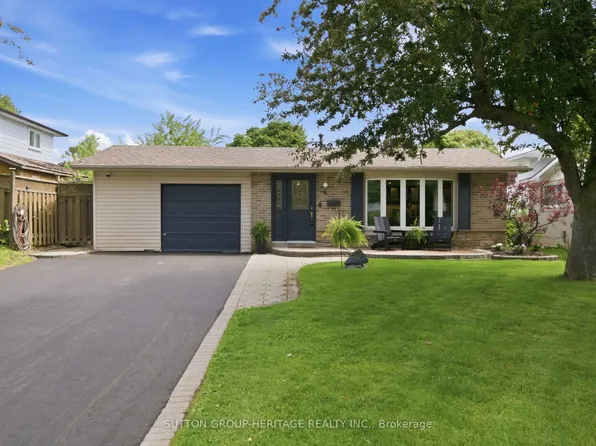 6 Lewin Cres, Ajax, ON L1S 3A3