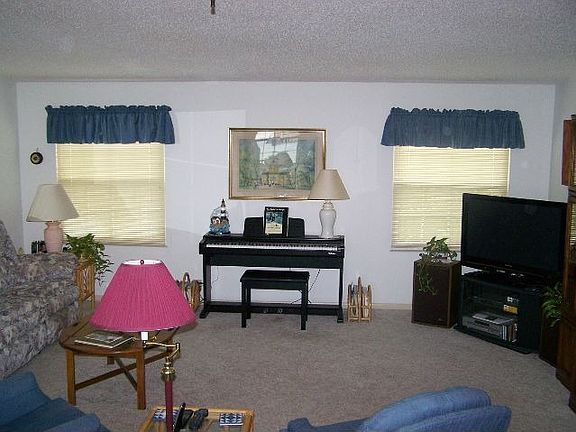 4th image of 613 Starboard Ave