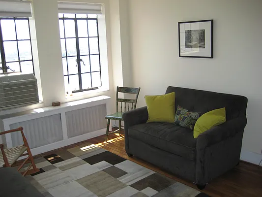 Rented by Segallis Real Estate | media 2