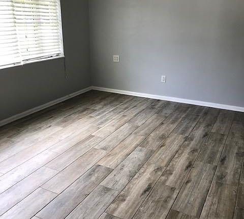 5th image of 2050 Rose St