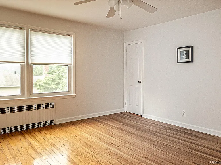 121 Manhasset Ave — Photo 24