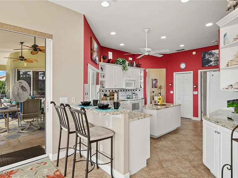 3433 SW 27th Ave — Photo 32
