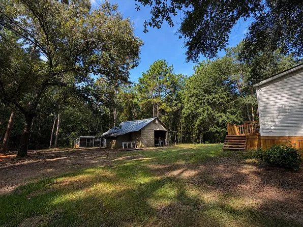 28 Herrington Rd, Wiggins, MS 39577