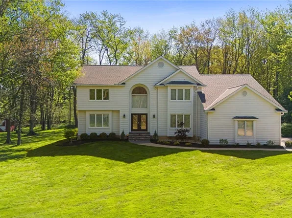 5045 Crofton Ave, Solon, OH 44139