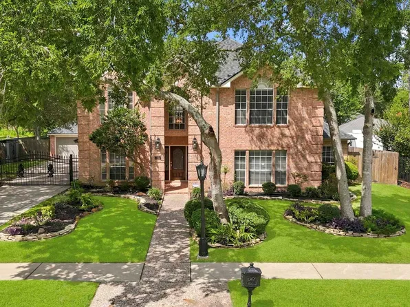 1201 Arbre Ln, Friendswood, TX 77546