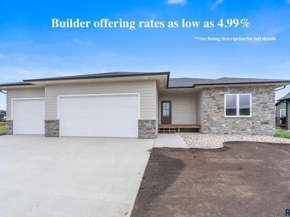911 Sundance St, Valley Springs, SD 57068
