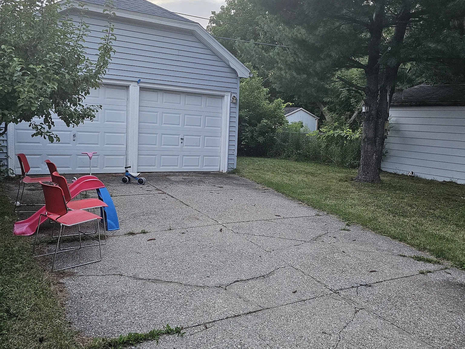 4 bed, 1900 sqft, $2,000 — Photo 3