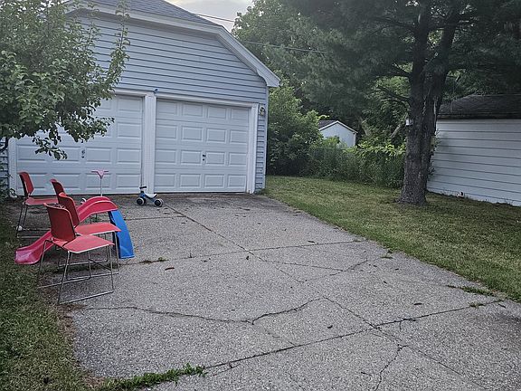 3rd image of 58 Wright Ave #1