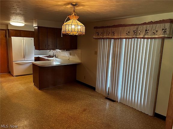 4th image of 2317 Miller Ave