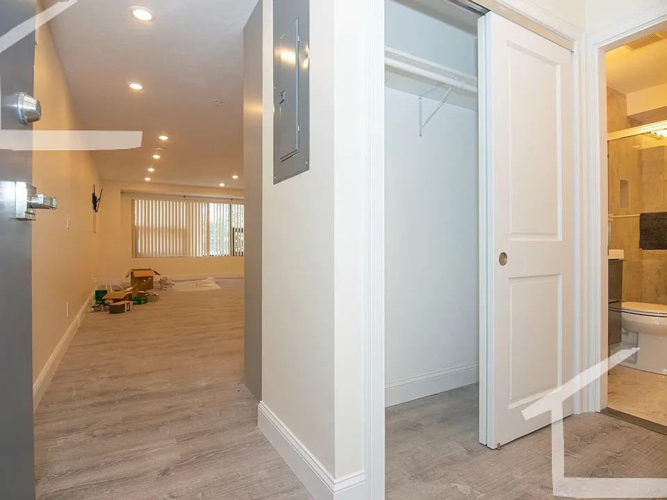 1026 Commonwealth Ave #L205