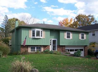 11 Charles St, Athens, OH 45701