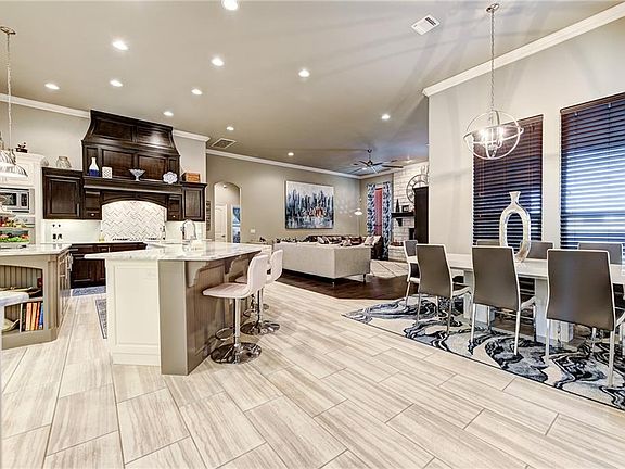 5th image of 14601 Doulton Cir