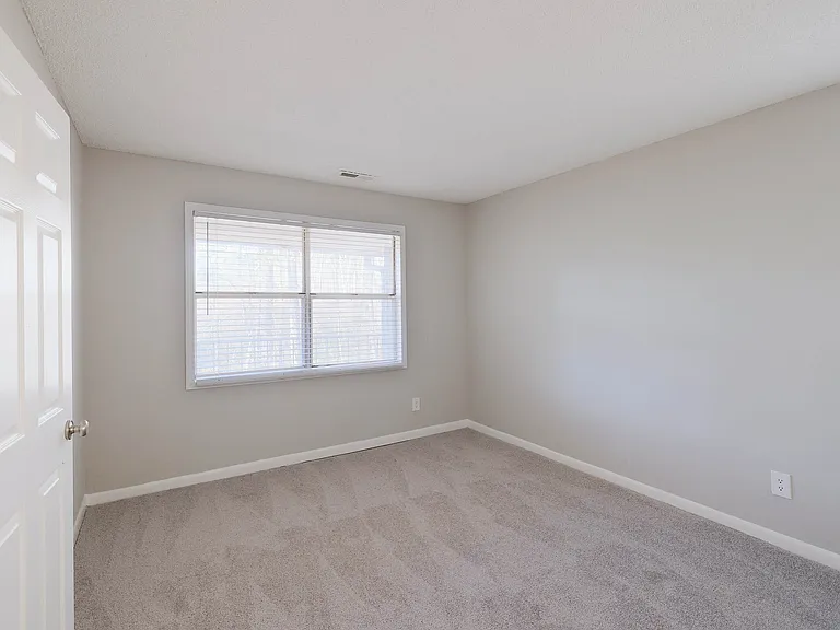 Triangle Park Apartments — Photo 66