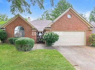 5292 Shady Ridge Dr, Memphis, TN 38141