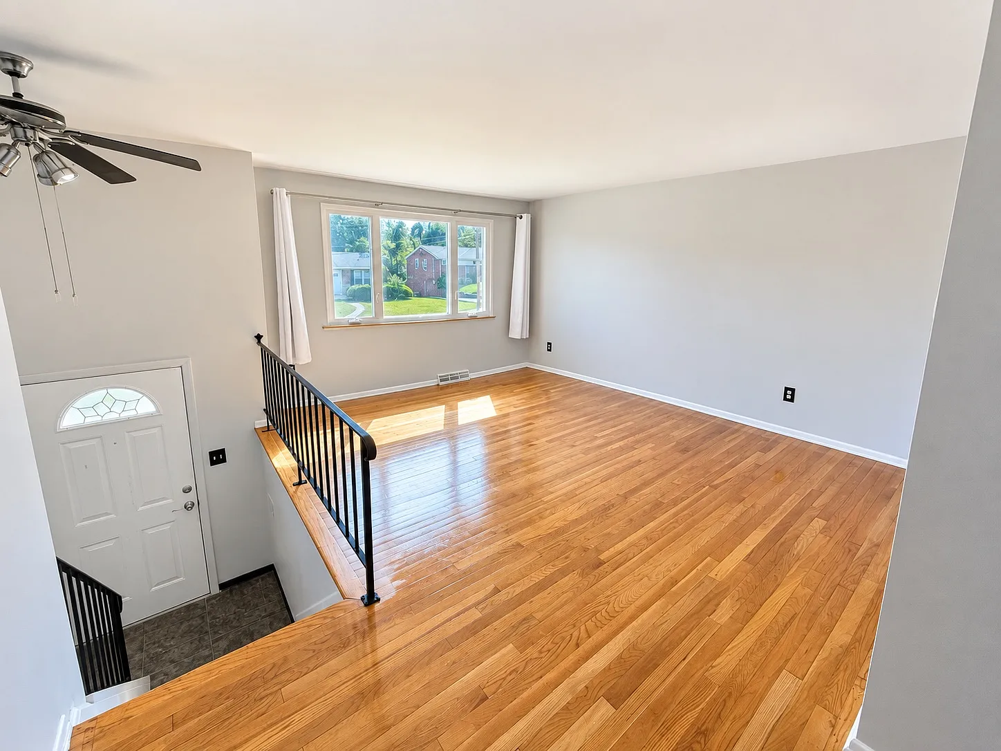 4 bed, 2.5 bath, 1285 sqft, $2,000 — Photo 4
