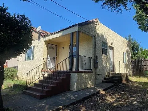 2 bed, $2,000 — Photo 1