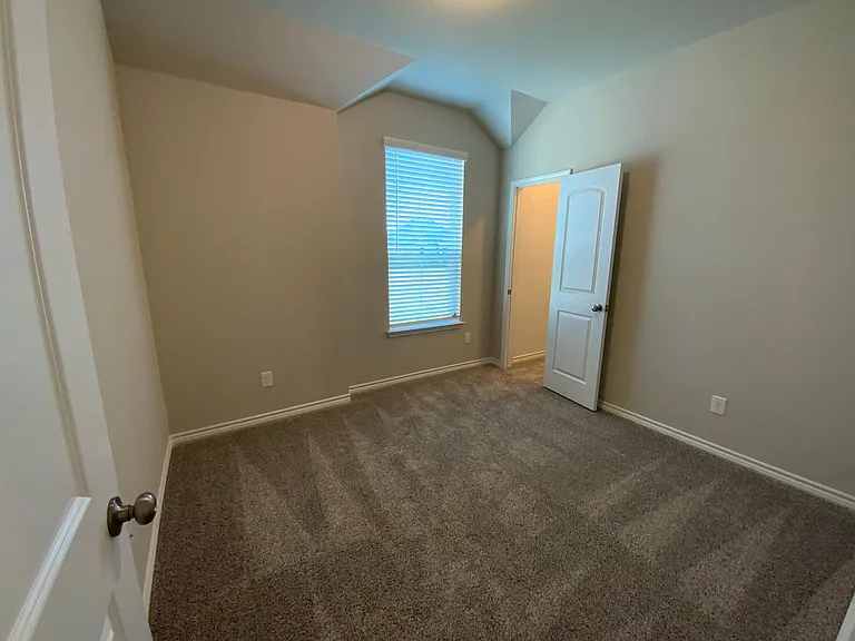 5208 Leaning Tree Dr — Photo 16