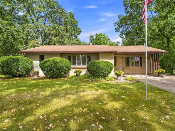 2878 Witzel Ave, Oshkosh, WI 54904