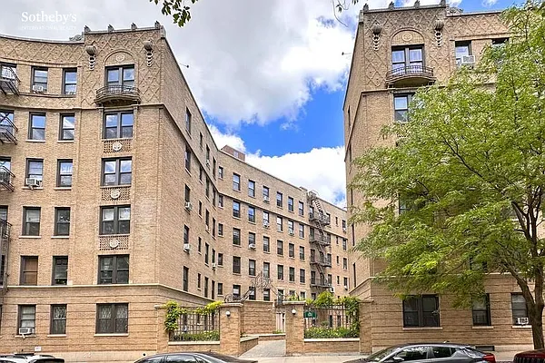 Sold by Sotheby's International Realty | media 7