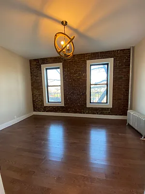 Rented by NYC LUXURY APT RENTALS CO LLC | media 4