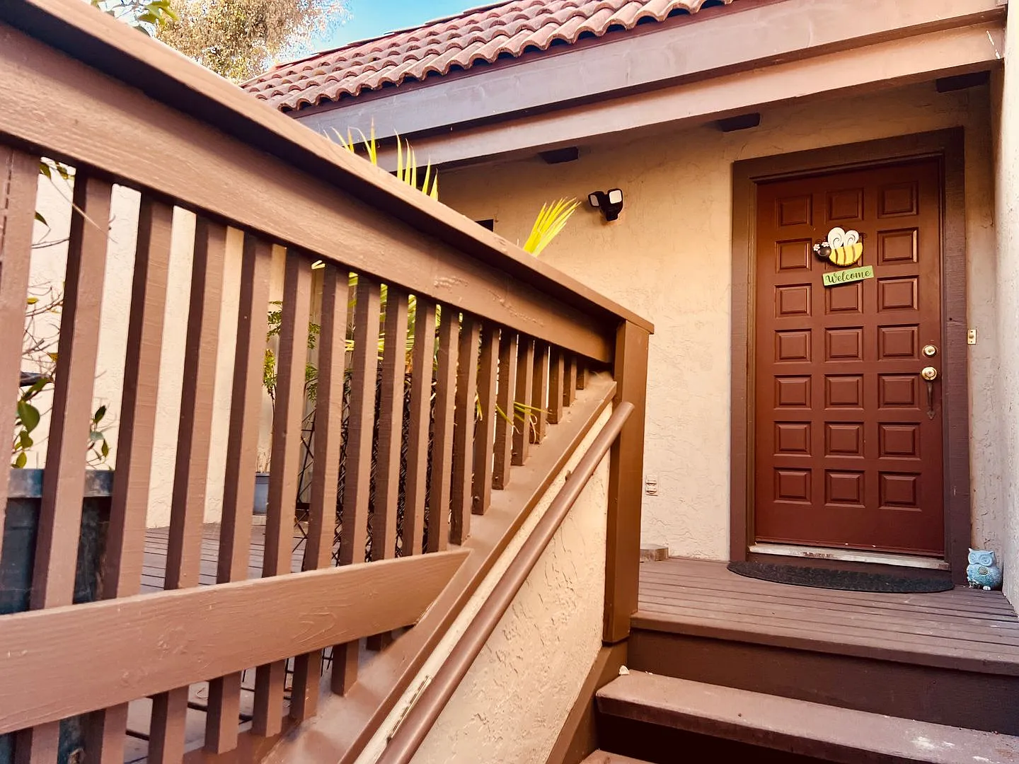 Move in Special-Two Story Three Bedroom Montezuma Townhouse College East — Photo 3