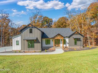 788 Blackberry Ridge Dr, Lenoir City, TN 37772